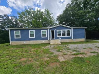 Mobile Home at 8800 State Route 100 Jacks Creek, TN 38347