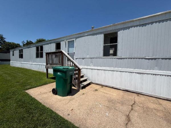 2000 CHAMPION Mobile Home For Sale