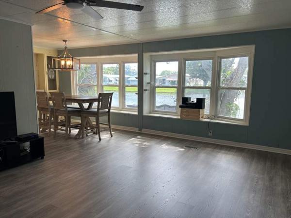 1982 TWIN Manufactured Home