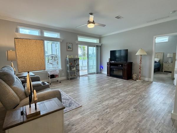 2022 Palm Harbor 22852A/B Mobile Home