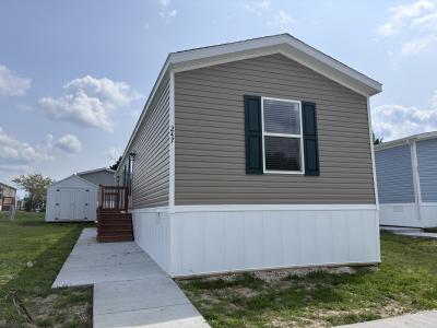 Mobile Home at 247 E Heather Ct Highland, MI 48357