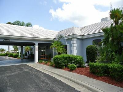 Photo 4 of 7 of home located at 1405 82nd Avenue, Site #191 Vero Beach, FL 32966