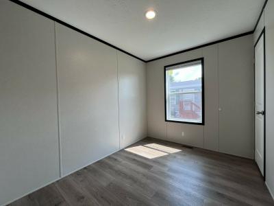 Photo 5 of 9 of home located at 4914 Boswell Ct Sterling Heights, MI 48310