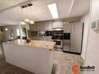 Photo 4 of 18 of home located at 6596 Woodthrush Hill Orlando, FL 32810