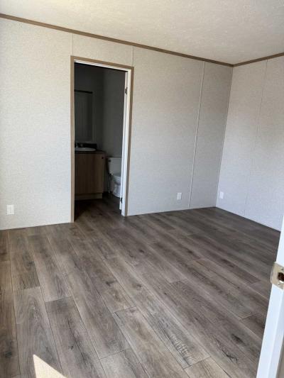 Photo 3 of 6 of home located at 3069 Hawaii Evansville, IN 47710