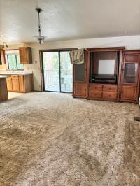 1989 Silver Manufactured Home