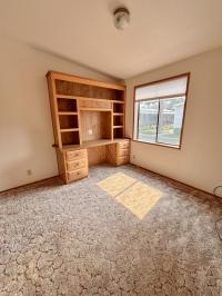 1989 Silver Manufactured Home