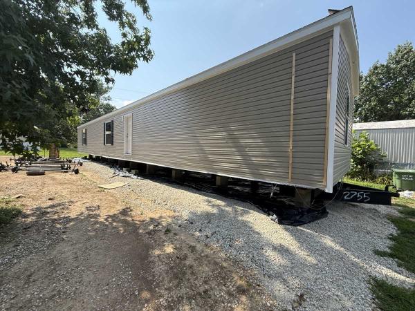 2027 Champion CHPR-1676H32P01 Mobile Home