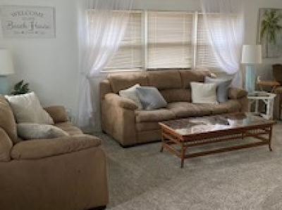 Photo 5 of 51 of home located at 7100 Ulmerton Road Lot 1056 Largo, FL 33771