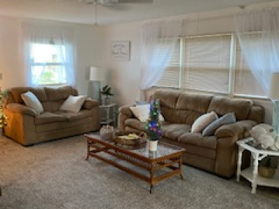 Photo 4 of 51 of home located at 7100 Ulmerton Road Lot 1056 Largo, FL 33771