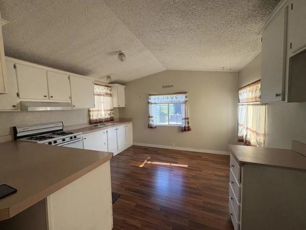 1990 Champion Manufactured Home