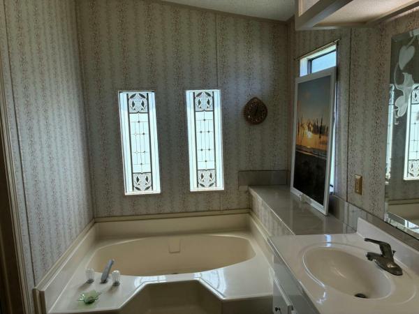 1986 SCHU Manufactured Home