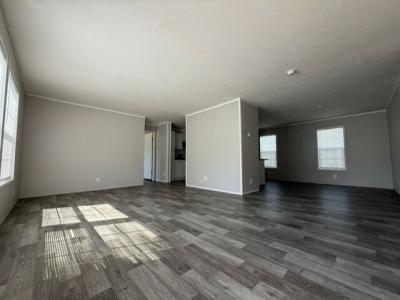 Photo 2 of 9 of home located at 899 Thomas J Drive Flint, MI 48506