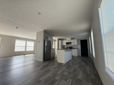 Photo 3 of 9 of home located at 899 Thomas J Drive Flint, MI 48506