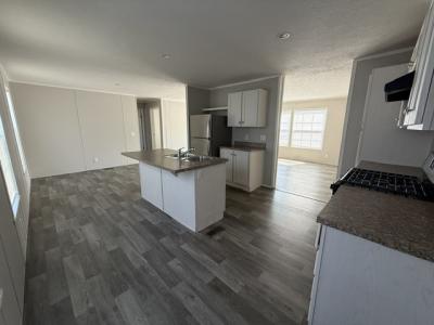 Photo 4 of 9 of home located at 899 Thomas J Drive Flint, MI 48506