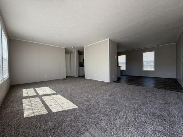 2022 Champion RFN2856907 Mobile Home