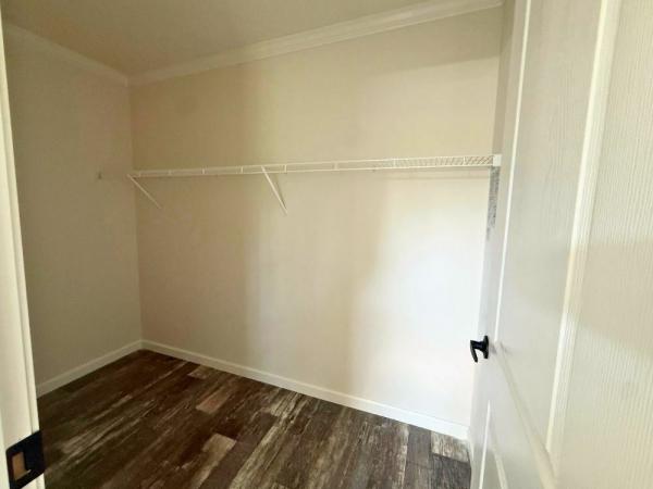 2027 Skyline - Leola MOVEMENT 1528 Mobile Home