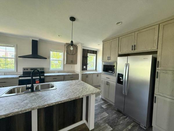 2027 Skyline - Leola MOVEMENT 1528 Mobile Home