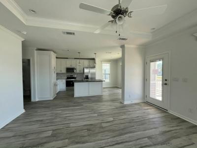 Photo 4 of 21 of home located at 115 North Lake Drive Leesburg, FL 34788