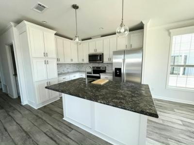 Photo 5 of 21 of home located at 115 North Lake Drive Leesburg, FL 34788