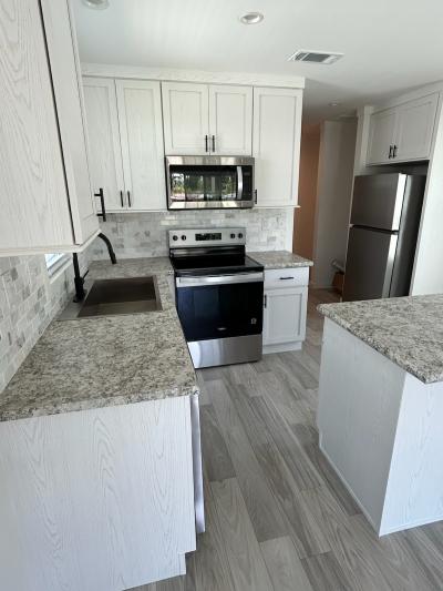 Photo 3 of 21 of home located at 28229 Cr 33, Lot W294 Leesburg, FL 34748