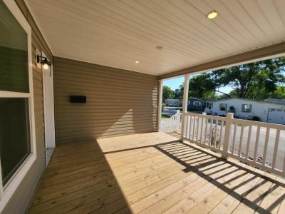 Photo 5 of 21 of home located at 1158 Lake Terrace Rd Elgin, IL 60123