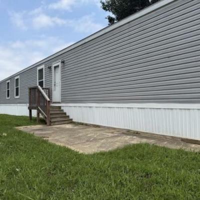 Photo 3 of 27 of home located at 1855 S Wilson Road Radcliff, KY 40160