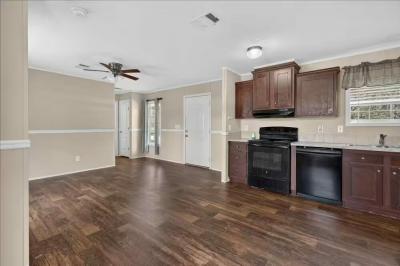 Photo 5 of 24 of home located at 8518 Gibsonton Dr 72 Gibsonton, FL 33534