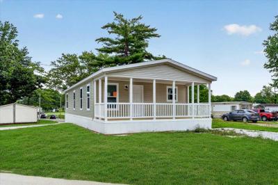 Mobile Home at 67 Echo Lake W Dr Mooresville, IN 46158