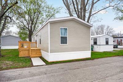 Mobile Home at 9846 Winchester Dr, Lot 100 Brownsburg, IN 46112