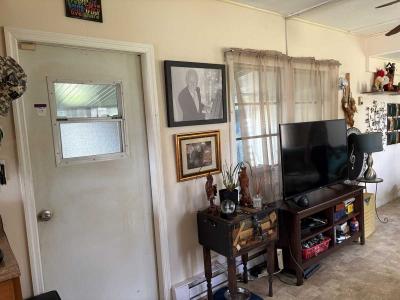 Photo 4 of 11 of home located at 3Bb Georgetown Manor Lakeland, FL 33815