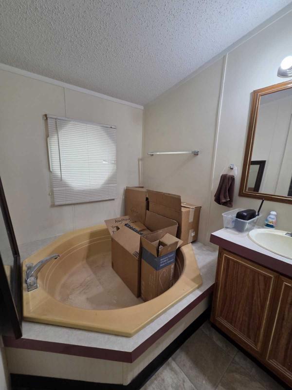 1993 Fairmont Manufactured Home