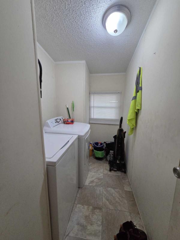 1993 Fairmont Manufactured Home