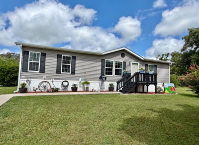 Mobile Home at 12484 NW 194th Terr Alachua, FL 32615