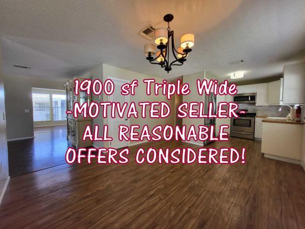 Photo 1 of 2 of home located at 2110 Fremont Dr Sarasota, FL 34238