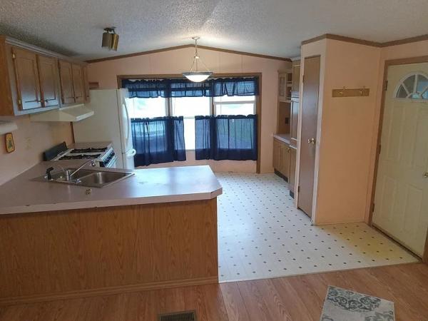 1997 SkyLine Mobile Home For Sale
