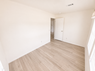 Photo 5 of 20 of home located at 3901 Bahia Vista St. #711 Sarasota, FL 34232