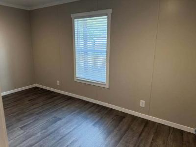 Photo 3 of 14 of home located at 122 Eloise #El122 Conroe, TX 77301