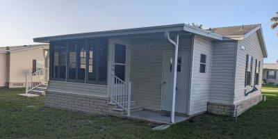 Photo 3 of 10 of home located at 5915 SW 57th Street Ocala, FL 34474