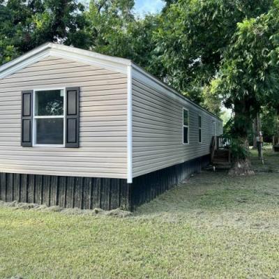 Photo 3 of 7 of home located at 114 Neuman Lane Thomasville, GA 31792
