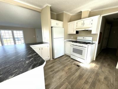 Mobile Home at 46338 Le Grande Blvd, Site #833 Macomb, MI 48044