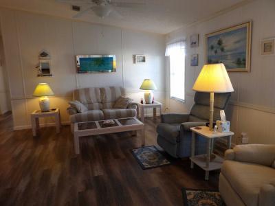 Photo 4 of 8 of home located at 6246 Red Feather Drive Zephyrhills, FL 33542