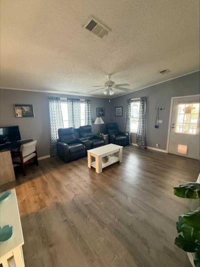 Photo 4 of 19 of home located at 701 Aqui Esta Dr #118 Punta Gorda, FL 33950