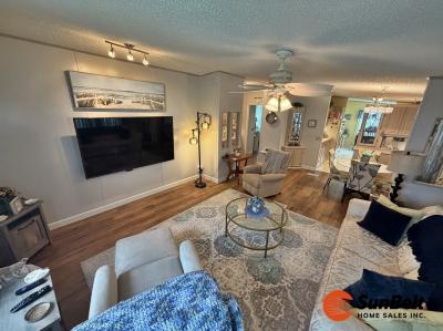 Photo 5 of 25 of home located at 427 Tulip Drive Fruitland Park, FL 34731