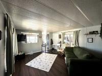 1975 PARAMOUNT Manufactured Home