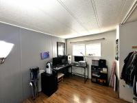 1975 PARAMOUNT Manufactured Home