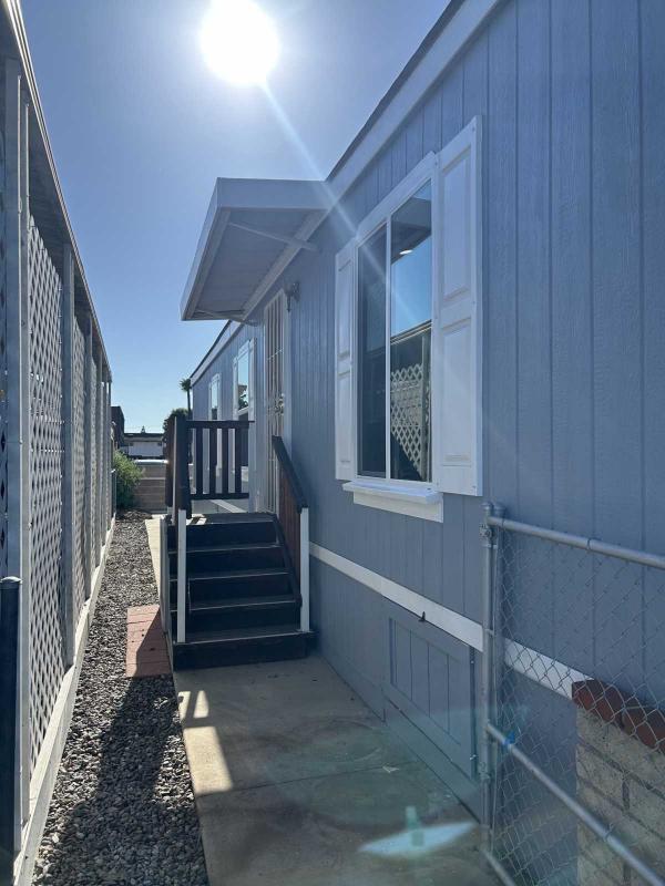 2001 Champion 3 Bedrooms Manufactured Home