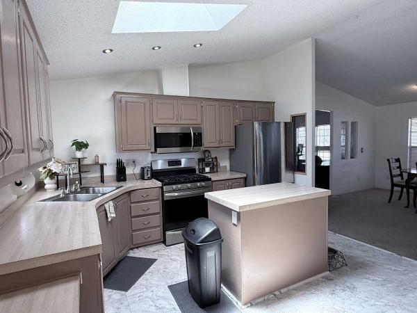 1994 FLEETWOOD SUNPOINTE Manufactured Home
