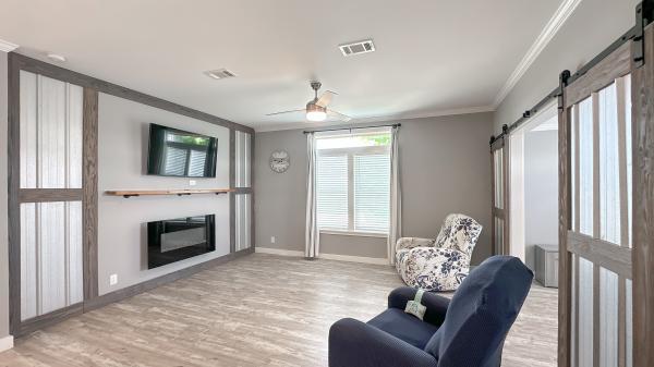 2023 Palm Harbor 340LS28522J Mobile Home