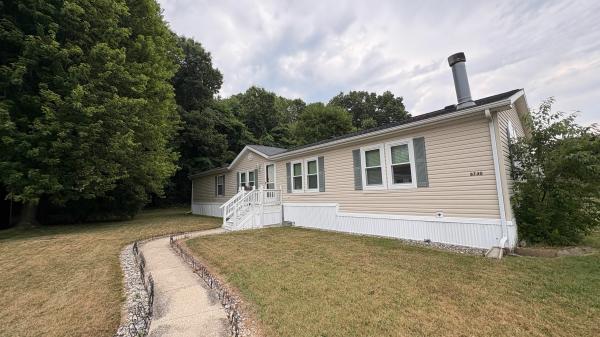 2000  Mobile Home For Sale